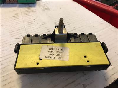 CITROËN BERLINGO Dobozos M_ Biztosítéktábla Motortér (14687) 9636079380