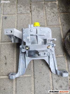 Mercedes B-osztály W247 motortartó bak  a2472401800