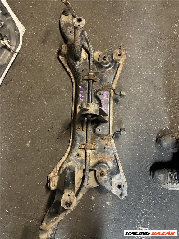 Suzuki Swift IV Suzki Swift bölcső  1. kép