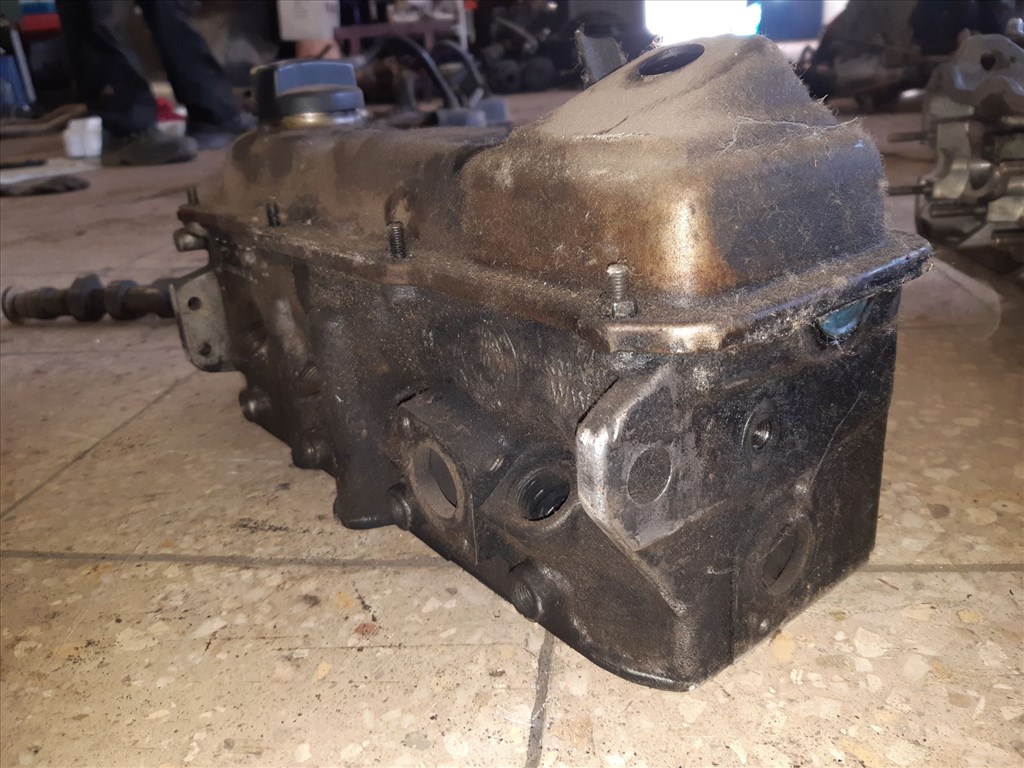 Volkswagen Passat B3 Hengerfej 068 103 373 T 4. kép