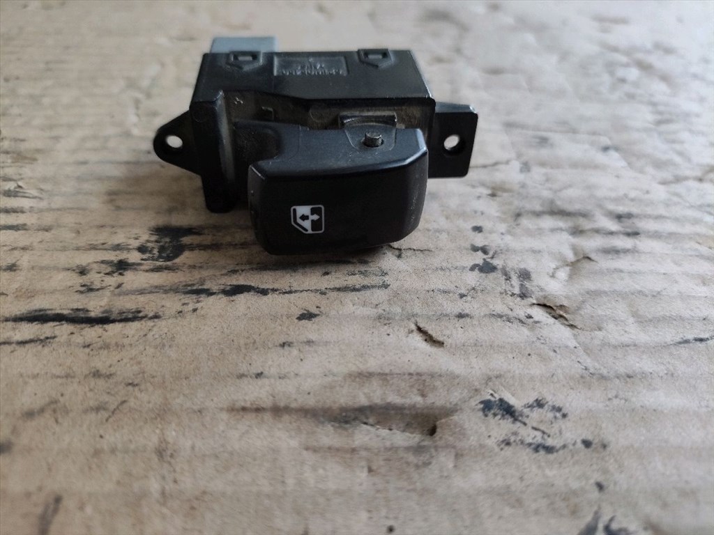 SSANGYONG RODIUS  Ablakemelő Kapcsoló (Pozíciófüggetlen) (31808) 621W05450 1. kép