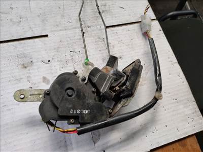 MAZDA 626 V Station Wagon GW Bal hátsó Ajtózár (32617) 980309