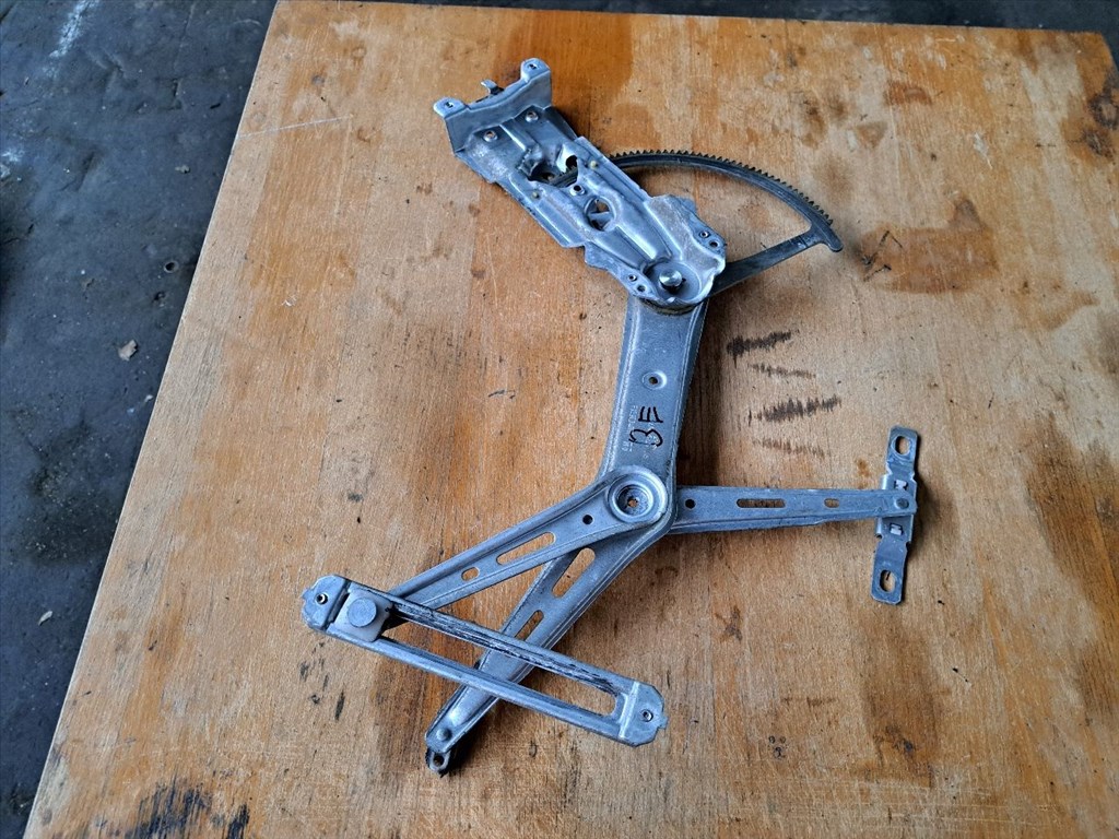 OPEL ZAFIRA A F75_ Bal első Ablakemelő Szerkezet (Elektromos) (34055) 90579571 1. kép