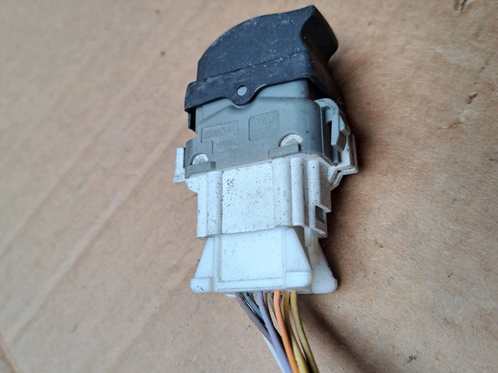 RENAULT ESPACE IV JK0/1_ Jobb hátsó Ablakemelő Kapcsoló (38276) 28082 2. kép