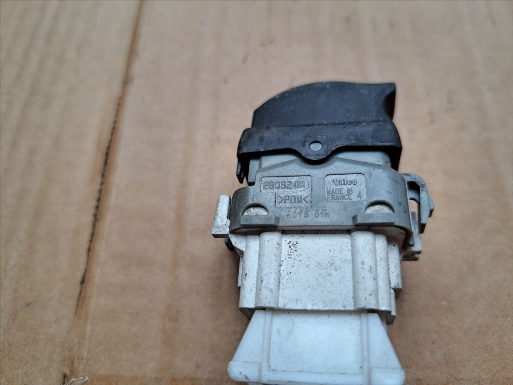 RENAULT ESPACE IV JK0/1_ Jobb hátsó Ablakemelő Kapcsoló (38276) 28082 3. kép