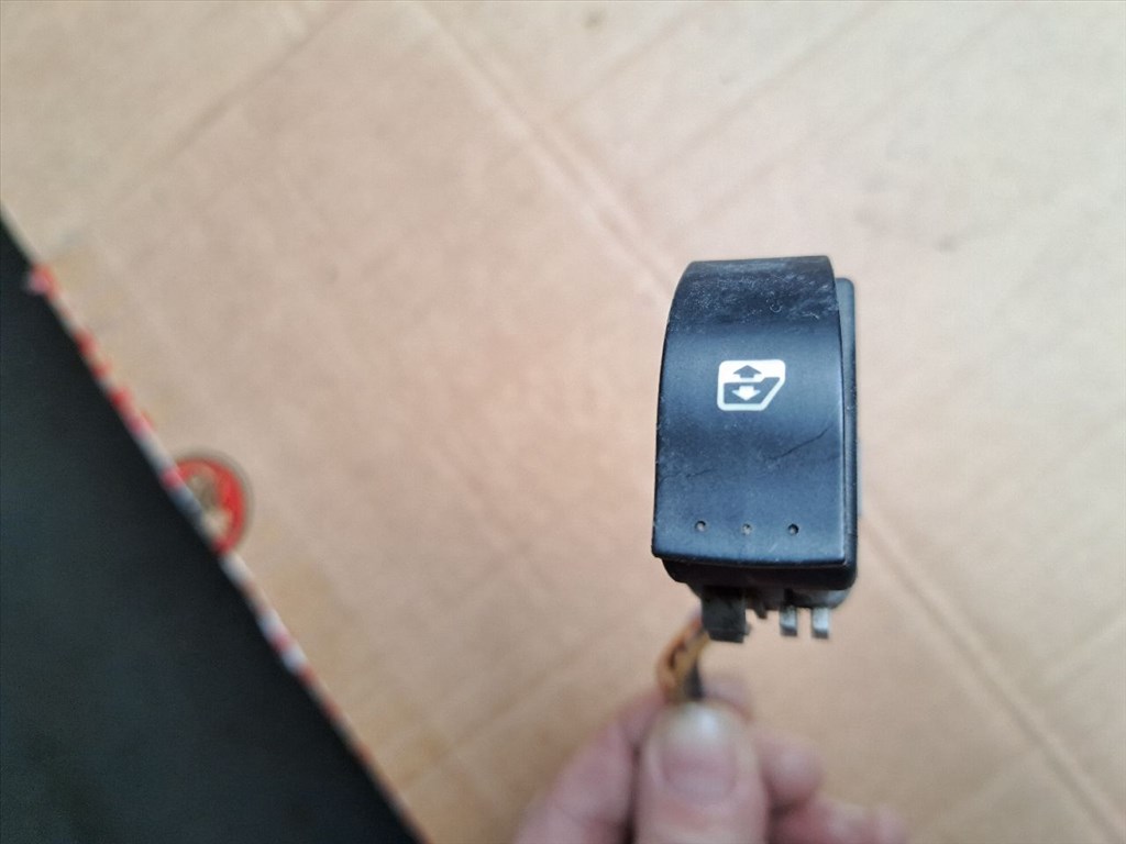 RENAULT ESPACE IV JK0/1_ Jobb hátsó Ablakemelő Kapcsoló (38276) 28082 5. kép