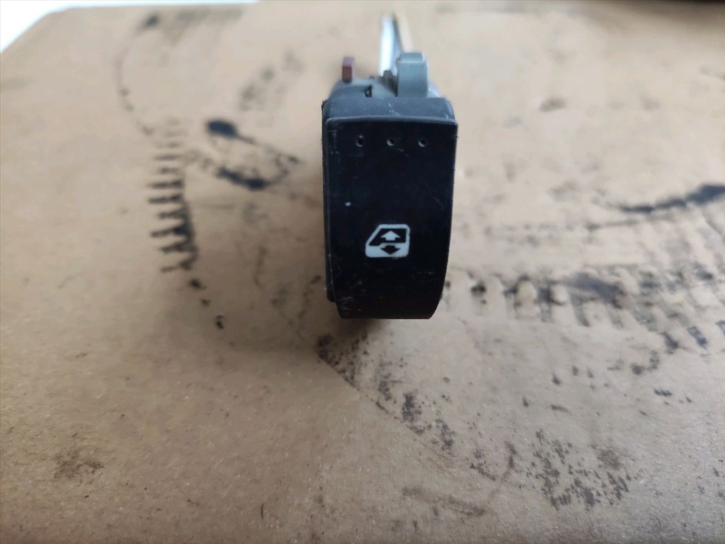 RENAULT ESPACE IV JK0/1_ Jobb első Ablakemelő Kapcsoló (31038) 28082 02 1. kép