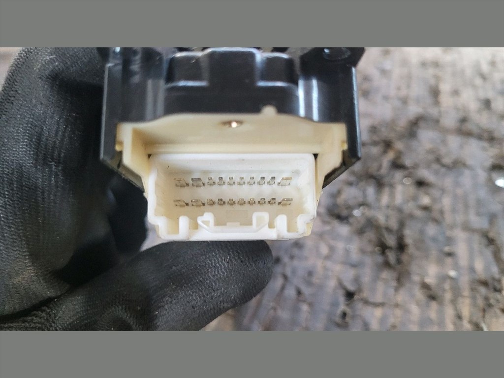 TOYOTA AVENSIS VERSO _CLM2_, _ACM2_ Ablakemelő Kapcsoló Négyes / Kettes (05704) 5. kép