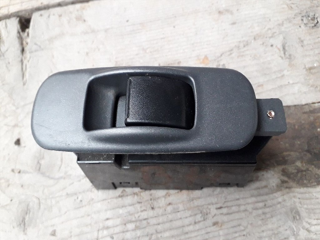 MITSUBISHI LANCER Kombi CS_W Bal hátsó Ablakemelő Kapcsoló (09987) MR587880 1. kép