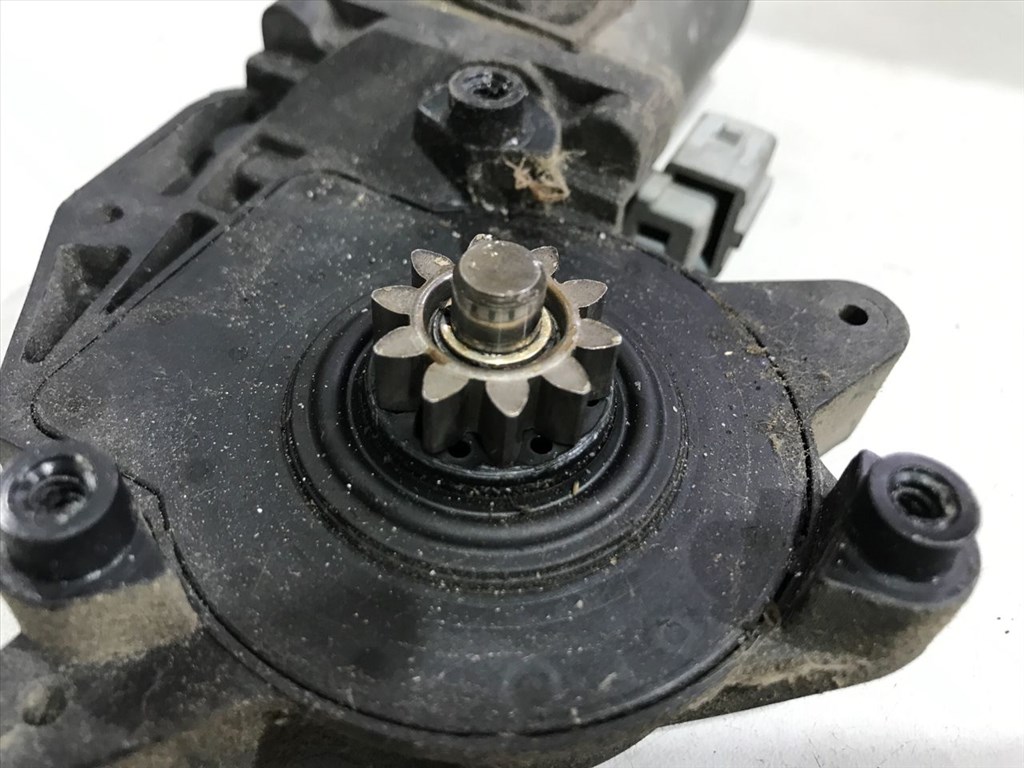 PEUGEOT 206 Ferdehátú 2A/C Bal hátsó Ablakemelő Motor (19794) 3. kép