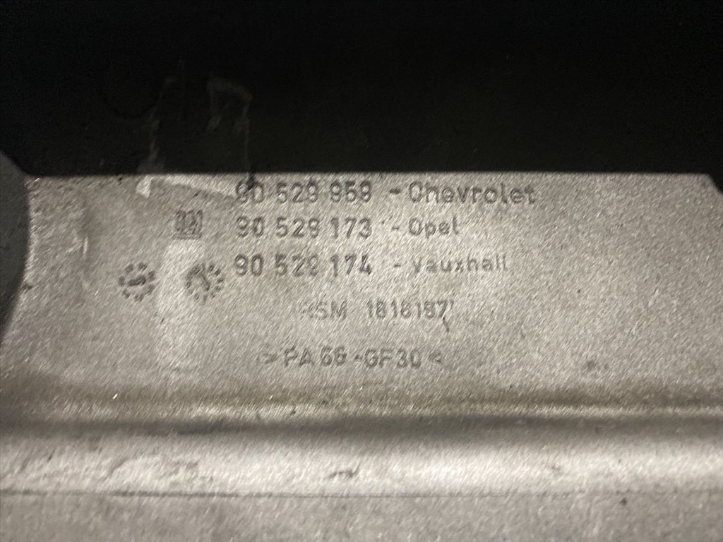 OPEL ASTRA F Ferdehátú 53_, 54_, 58_, 59_ Felső Motorburkolat (02046) 90529173 3. kép