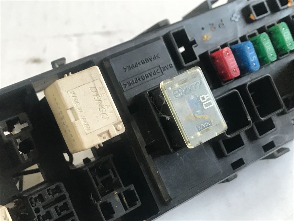 SUZUKI ALTO I SS80 Biztosítéktábla Motortér (29489) 5. kép