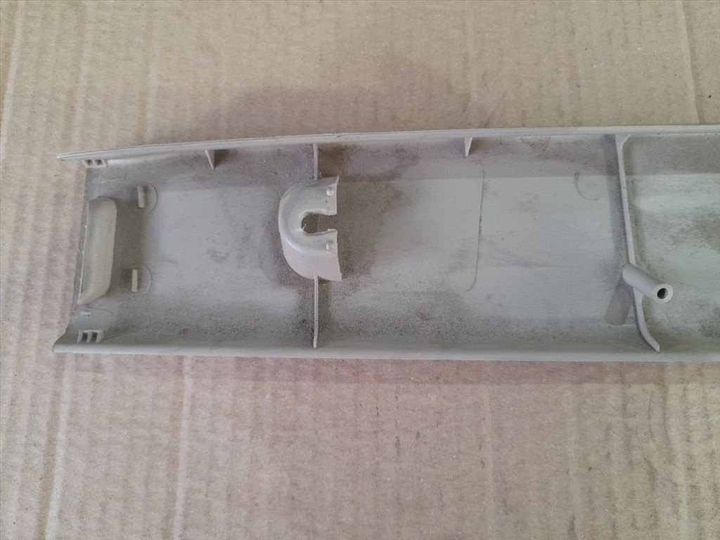 TOYOTA RAV 4 III ACA3_, ACE_, ALA3_, GSA3_, ZSA3_ Csomagtérajtó Burkolat Felső (44169) 67939-42020 5. kép