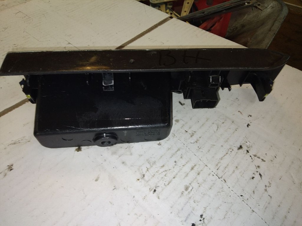 KIA SORENTO I JC Bal hátsó Ablakemelő Kapcsoló (15816) 478521-C110 2. kép