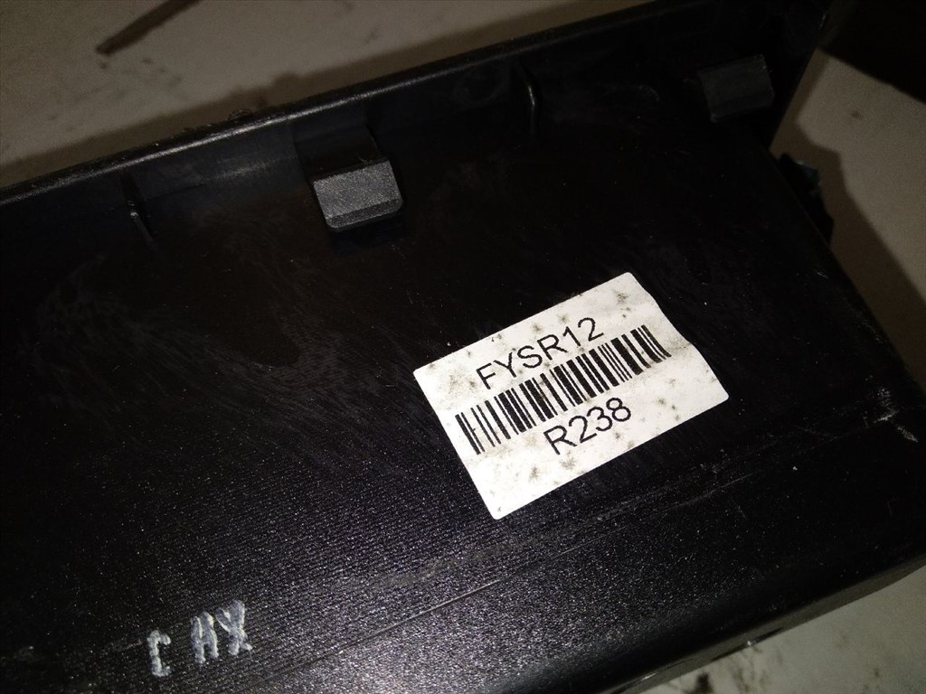 KIA SORENTO I JC Bal hátsó Ablakemelő Kapcsoló (15816) 478521-C110 3. kép