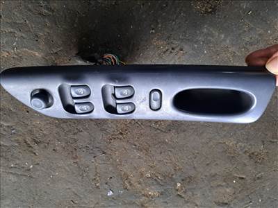 RENAULT ESPACE III JE0_ Bal első Ajtó Kapcsoló (33761) 77017081