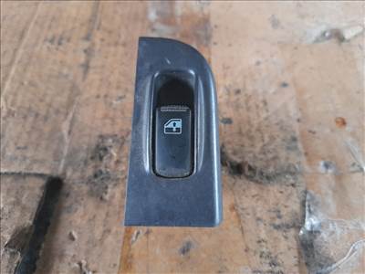 HYUNDAI TRAJET FO Bal hátsó Ablakemelő Kapcsoló (45598)