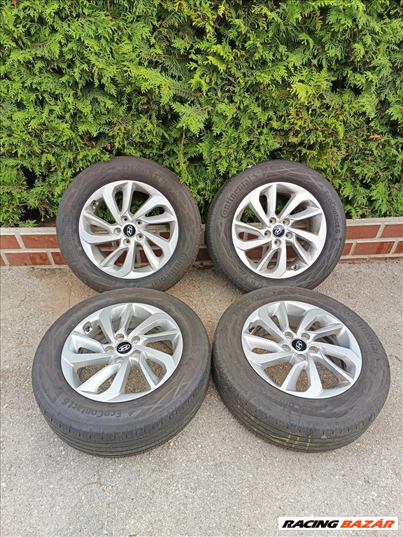  5x114.3 lyukosztású 17" újszerű Hyundai / Kia alufelni, rajta 225/60 használt nyári gumi  1. kép