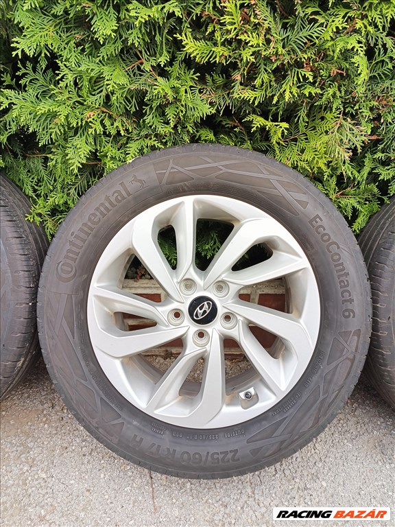  5x114.3 lyukosztású 17" újszerű Hyundai / Kia alufelni, rajta 225/60 használt nyári gumi  7. kép