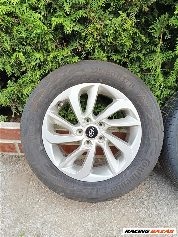  5x114.3 lyukosztású 17" újszerű Hyundai / Kia alufelni, rajta 225/60 használt nyári gumi  8. kép