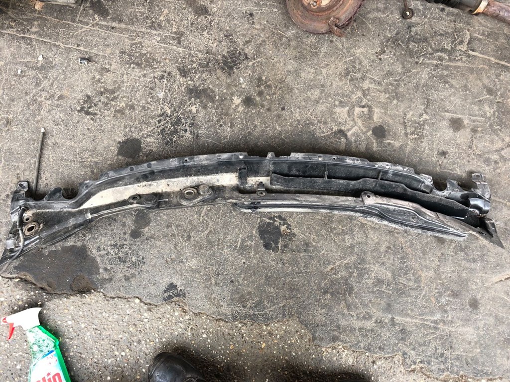 MAZDA 2 DY Levélrács Tartó (06748) 3M71A016B26 1. kép