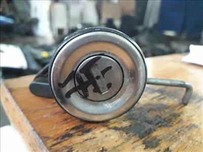 FIAT PUNTO 188 Jobb első Zárbetét (13705)