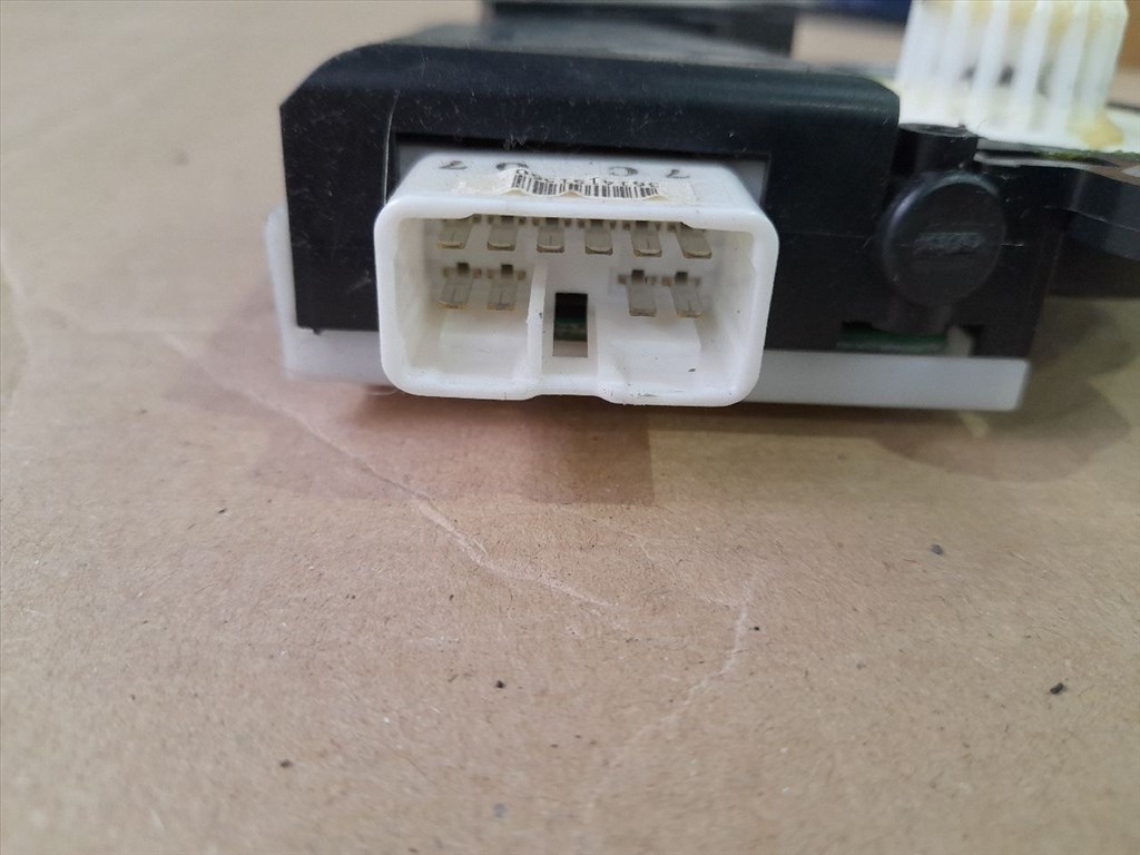 TOYOTA RAV 4 III ACA3_, ACE_, ALA3_, GSA3_, ZSA3_ Tetőablak Motor (43960) 471710-10040 3. kép