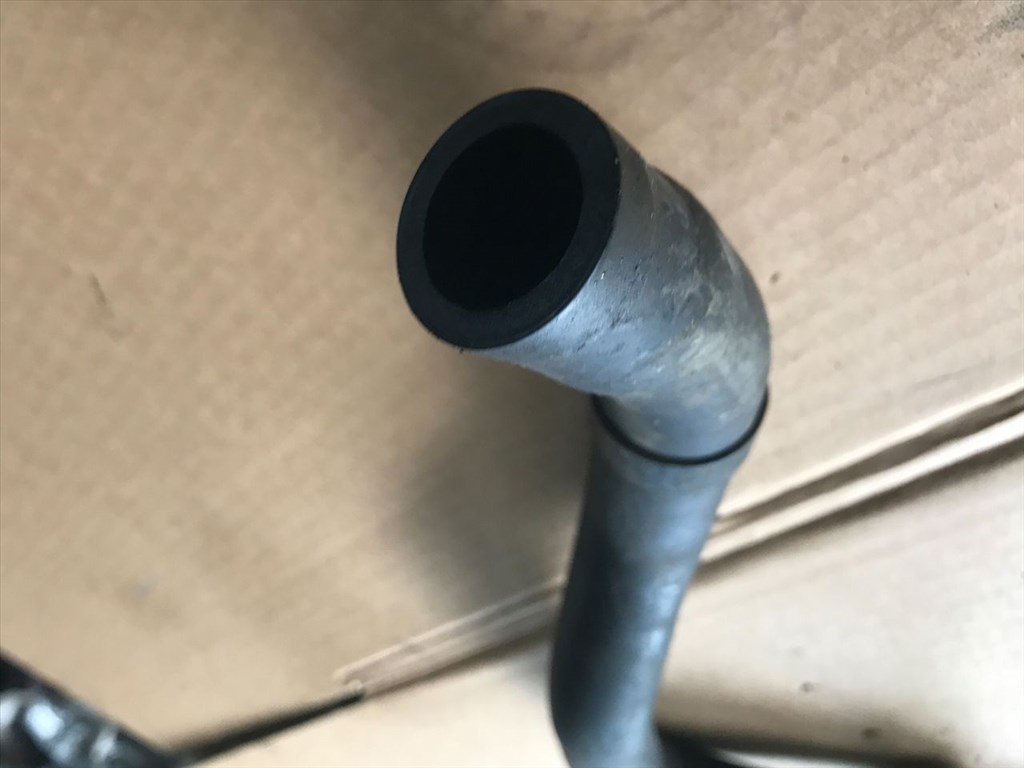 SUBARU IMPREZA Ferdehátú GR, GH, G3 Vízcső (29290) EE20Z 4. kép