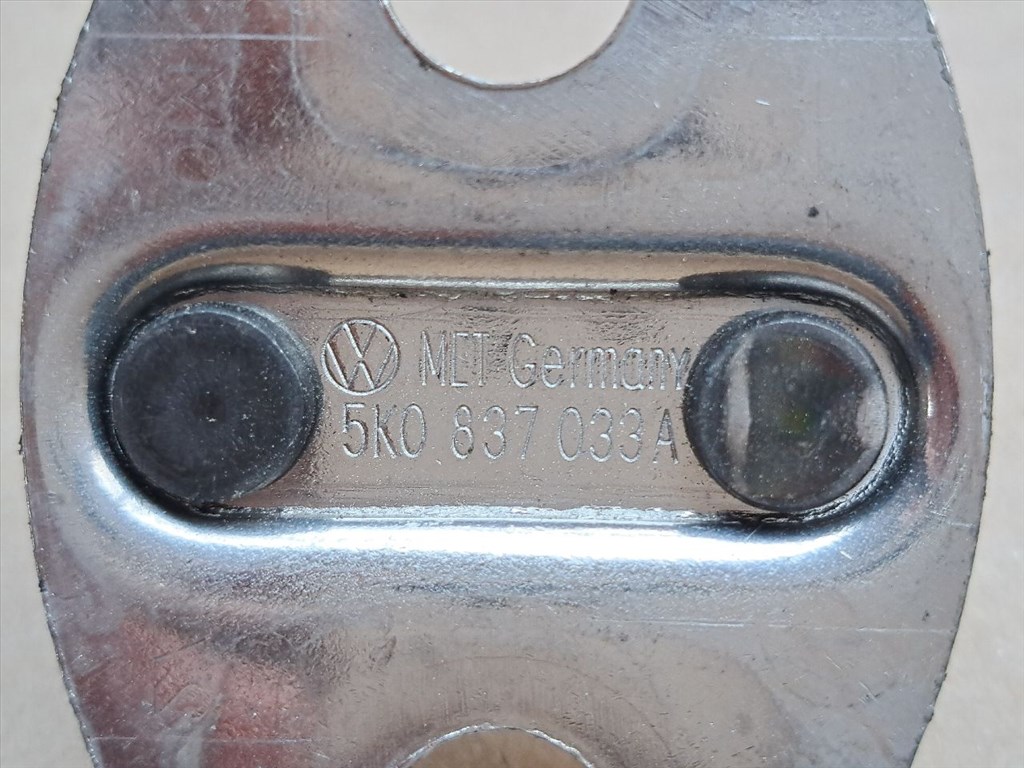 VW GOLF VI 5K1 Jobb hátsó Ajtóbehúzó (36750) 5K0 837 033 A 3. kép