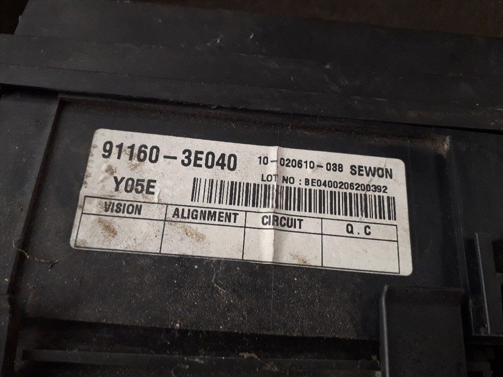 KIA SORENTO I JC Biztosítéktábla Motortér (12226) 91160-3E040 3. kép