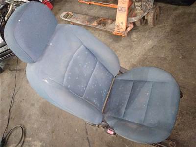 MAZDA 2 DY Bal első Ülés (15692)