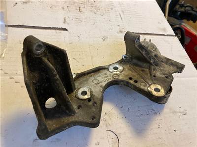 VW PHAETON 3D_ Motor Tartó Bak (Fém) (15959) 059130147N, CARA