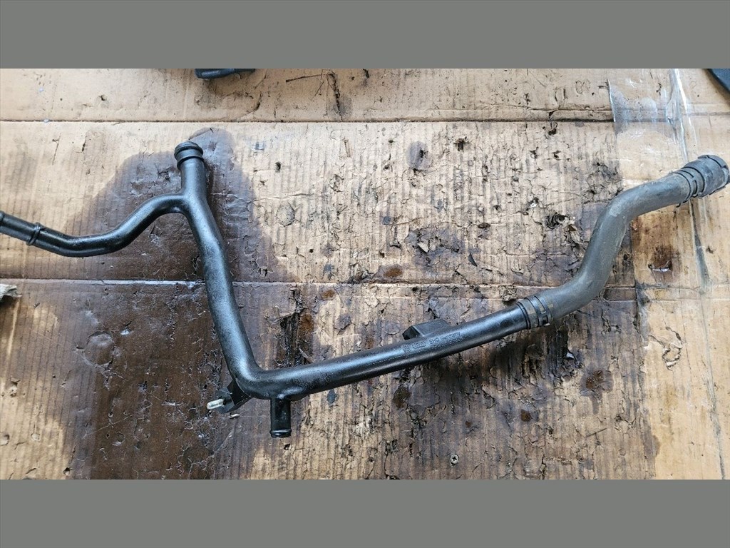 VW JETTA III 1K2 Vízcső (49941) VOLKSWAGEN/06A121065, B5E 2. kép