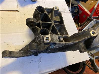 VW PHAETON 3D_ Motor Tartó Bak (Fém) (15960)