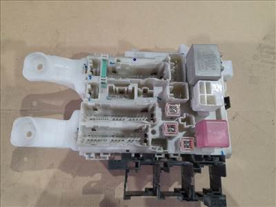 TOYOTA RAV 4 III ACA3_, ACE_, ALA3_, GSA3_, ZSA3_ Biztosítéktábla Motortér (42146) 82730-42020