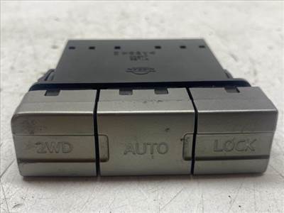 NISSAN X-TRAIL I Kapcsoló (Magában)