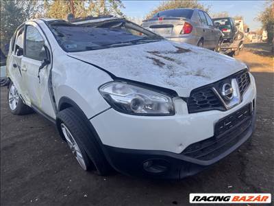 Nissan Qashqai 1.6i bontott alkatrészei