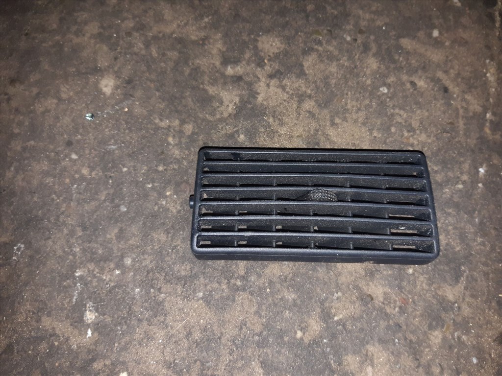 Volkswagen Golf IV Szellőző Rács 1. kép