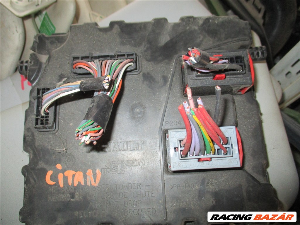 Renault Kangoo II Mercedes Citan utastér biztosítéktábla 284B15323A 1. kép