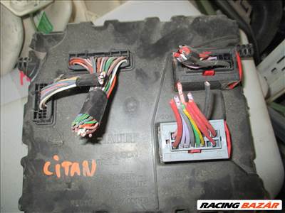 Renault Kangoo II Mercedes Citan utastér biztosítéktábla 284B15323A