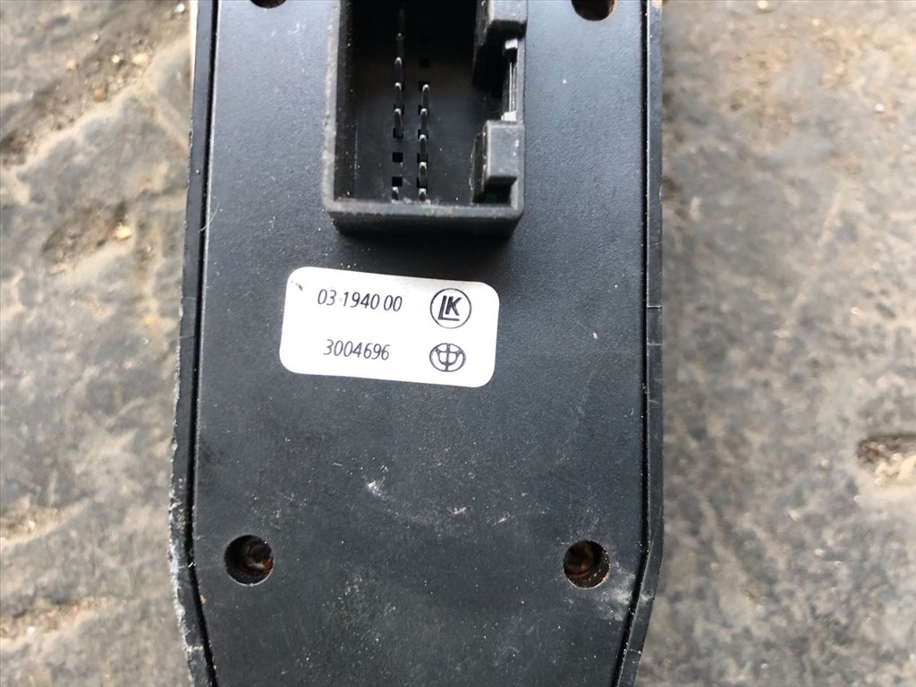 BRILLIANCE BS4  Bal első Ablakemelő Kapcsoló (07021) 3004696 2. kép