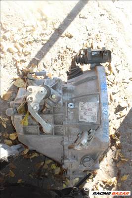 Toyota Yaris 1,  1.0B  sebességváltó man 5 seb H1DFCB1 (398) 