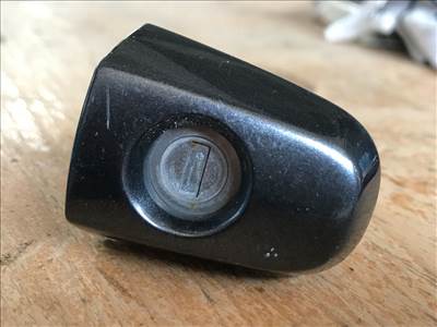 TOYOTA YARIS SCP9_, NSP9_, KSP9_, NCP9_, ZSP9_ Jobb első Zárbetét (28113)