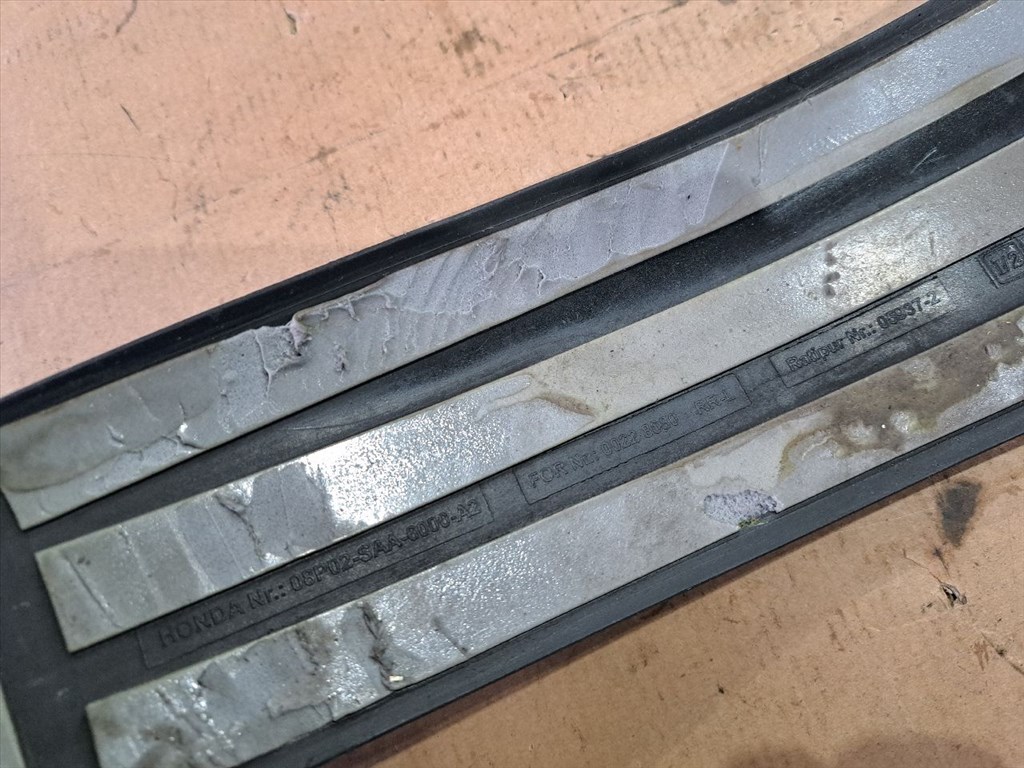 HONDA JAZZ II GD Bal hátsó Lökhárító Díszléc (35490) 08P02-SAA-6000-A2 3. kép