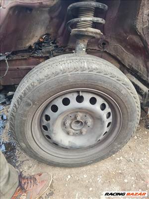 Mercedes Vito 639 16os lemezfelni 205/65 R16C gumi