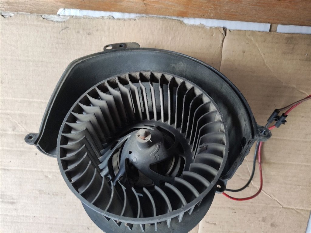 OPEL ASTRA G Ferdehátú F48_, F08_ Hűtőventilátor Motor (30909) 881060997 1. kép