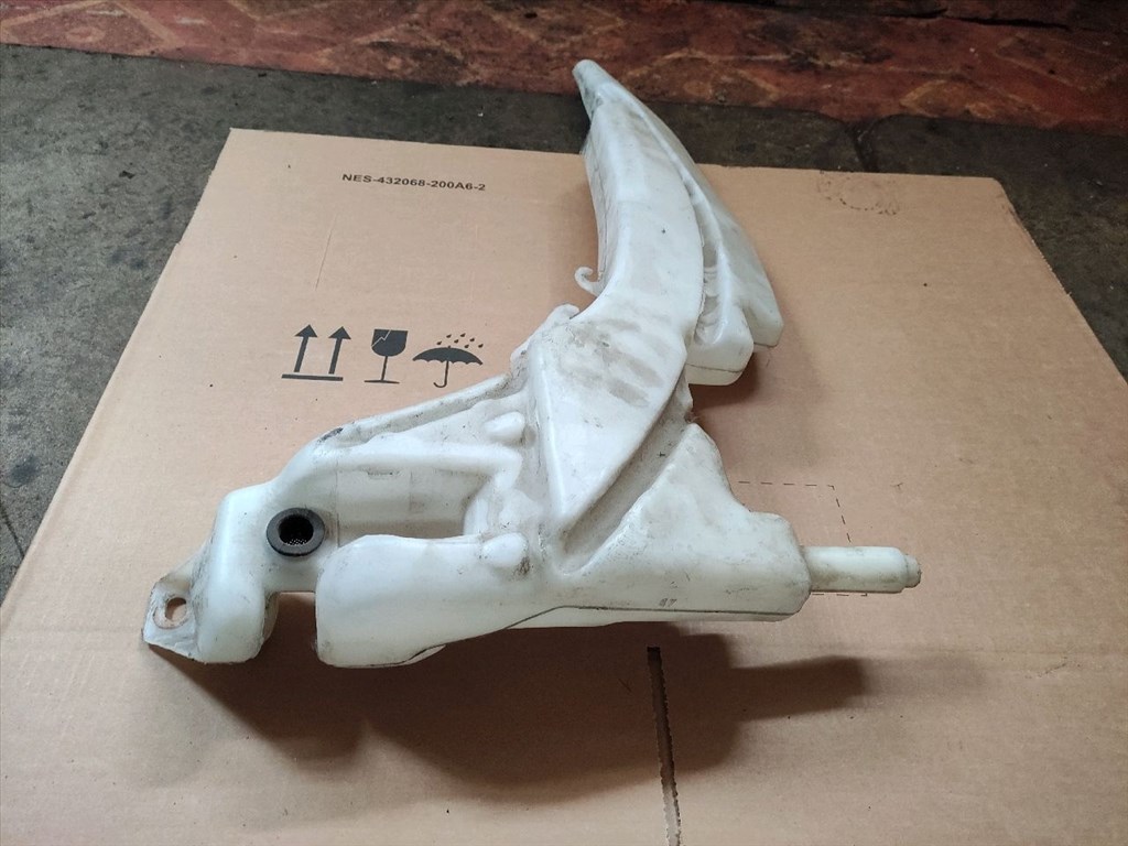 FORD FOCUS DAW, DBW Ablakmosó Tartály (32032) XS4117B613 5. kép