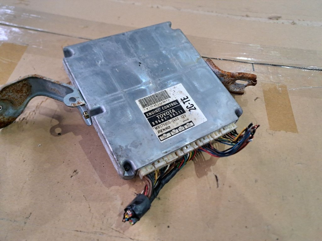TOYOTA AVENSIS _T22_ Motorvezérlő (36192) TOYOTA/89661-05311, 2C-TE 1. kép