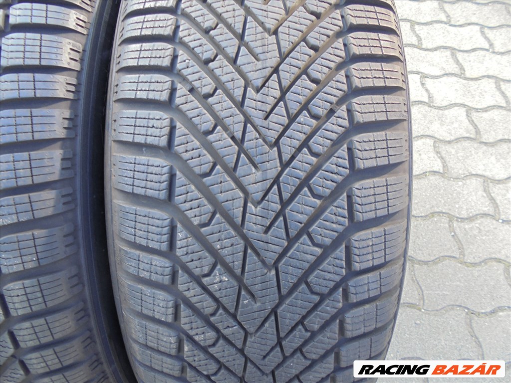 235/60 R 18" újszerű 2022-es Pirelli téli gumi eladó 2. kép