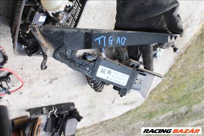 Volkswagen Tiguan 2010 2.0 TDI gázpedál 1k1721503m